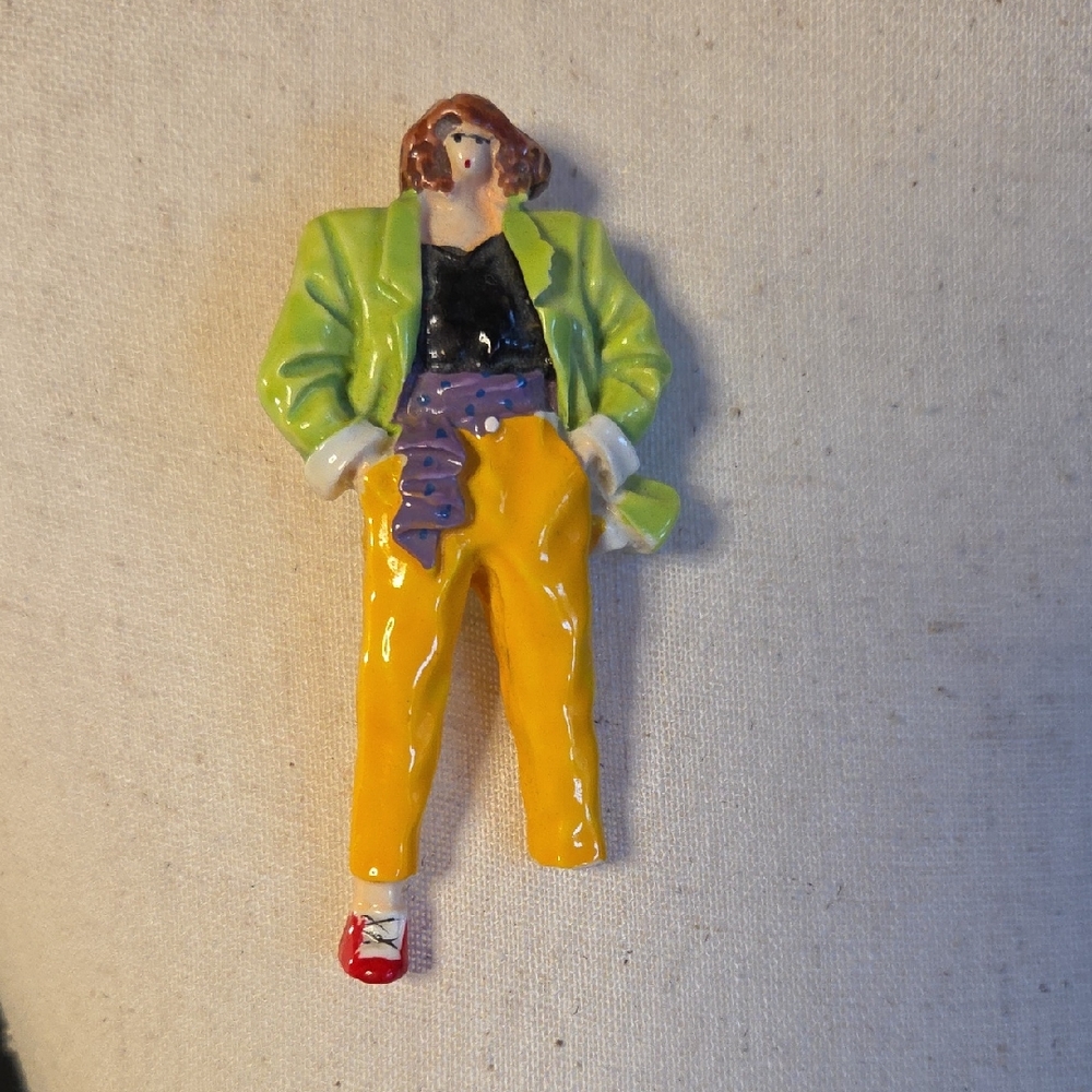 Vintage 80's Style Baggy Clothing Chunky Brooch